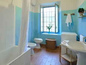Erdgeschosswohnung mit Essen im Freien, Gemeinschaftspool und Wi-Fi auf preisgekröntem Weingut. - Image 2