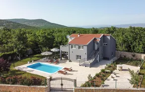 Beautiful Home In Turjaci - Image 5