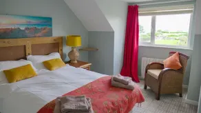 Coastal Kerry Hideaway - Sleeps 6 & Free Parking - Image 5
