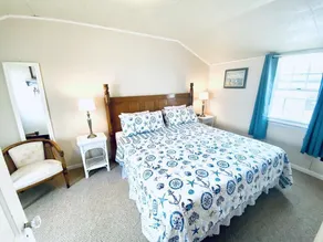 Stand-alone cottage, ocean view, seconds to beach, and short walk to downtown! - Image 5