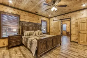 ERN823 - EAGLE FALLS - GREAT LOCATION WITH PRIVATE HEATED INDOOR POOL! CLOSE TO TOWN! cabin - Image 5