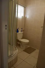 34onlincoln Guesthouse - Image 3