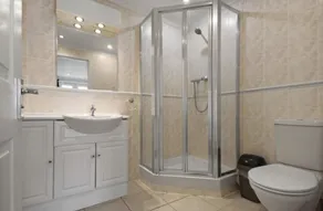 SPACIOUS HOUSE  - 4 BEDROOMS +3BATHROOM --  WIFI  Bar /Restaurant  Play Areas - Image 5