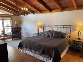 Luxury Riverside Estate - 3BR Home or 1BR Cottage or BOTH - Sleeps 14 - Swim, fish, relax, refresh - Image 4