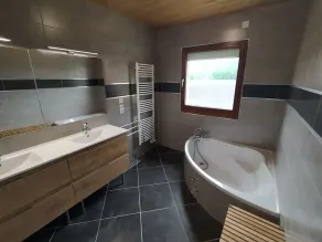 House with breathtaking view of the mountains - Image 3