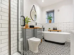 Totally refurbished cottage, decorated and equipped to a high standard. - Image 2