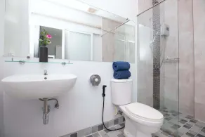 Tropical Living in Modern Villa Lancelot - Image 4