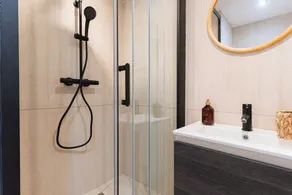Stunning house with swimming pool and padel court - Image 4