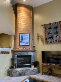 Charming Rustic Townhome in the Heart of the Villages at Seven Springs - Image 2