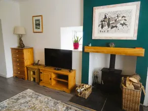 Barnacle -  a cottage that sleeps 4 guests  in 2 bedrooms - Image 2