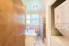 Fully stocked vacation home with large private yard, decks and BBQ gas grill & 1 mile to Narragansett Beach ! - Image 3