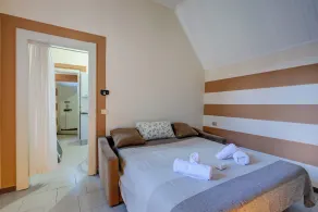 Apt. Gabriella: Studio in the Centre of Laveno - Happy Rentals - Image 5