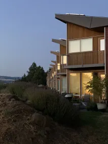 Condo near Hood River-  Spectacular Gorge view in Mosier! - Image 4