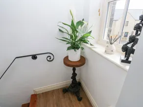 Hivewood Cottage - Image 2