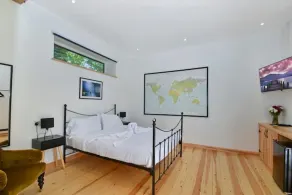 5 Bed Barn Conversion - with private hot tub - Image 4