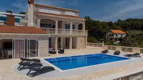 Beautiful Holiday House  with private pool - Image 3