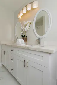 New updated 1.5 blocks to beach, 5 min walk, 4 bedroom 3 bath, king size bed, - Image 3