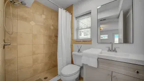Oceanside 1st floor home, 1 block away from beach and 15 mins away from Mayo - Image 2