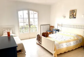Smuk villa med privat pool beliggende i modne haver - Image 3