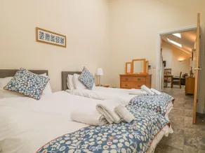 Pear Tree Cottage - Image 5