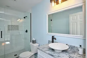 Fox Valley Farmhouse by the river - walk to town & pool - Image 4