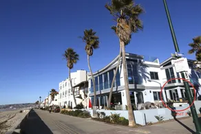 Ocean Front Condo On the Sand with Ocean View - Clean - Image 4