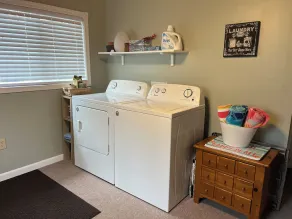 Updated & Clean Dog Friendly Cottage - Walk to Chautauqua Lake. Beautiful views! - Image 2
