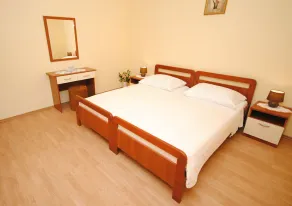 Serenade apartment with bay view - Image 5