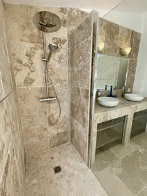 Double-gîte with jacuzzi, swimming pool and balneotherapy. - Image 4