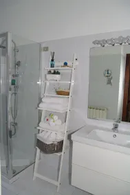90m² de conforto a poucos passos do lago no centro histórico de Suna - Image 3