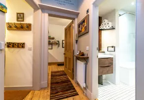 A fabulously designed one-bed apartment in a superb location. Sleeps 2. - Image 2