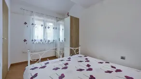 DENIS - One Bedroom Apartment with BBQ - Image 5
