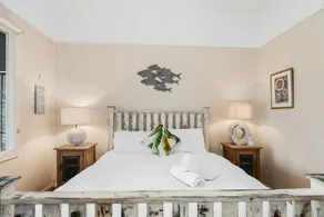 The Lake Escape Cottage - Image 3