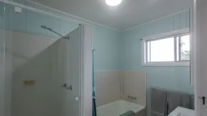 Dalziel Beach House - Nostalgic Beachside Bliss: Just 300m to the sand dunes, the classic beach hous - Image 3