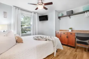 Beautiful+Spacious+FencedYard🐕Grill+Patio+Walk2Park+27MileBikeTrail🚴‍♀️ - Image 5