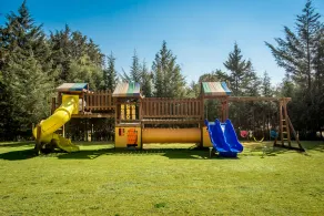 Casa de campo con 2.500m de jardín y parque infantil. - Image 2