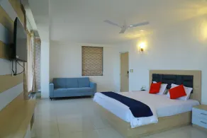 The Balcony Suites - Image 3