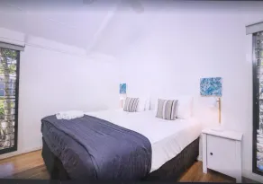 Arbour Lakeview Cottage - Image 3