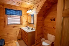 New River Front Log Cabin- 30 Mins to Skiing, Fire Pit, Dogs OK - Image 4