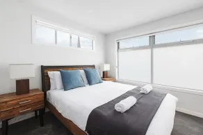 2BR FREE Parking | 2min Walk to Puckle St! - Image 4