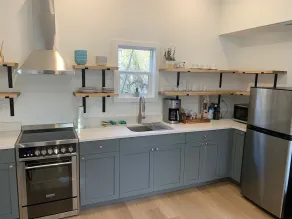 Cozy studio - easy access to all West Seattle has to offer! - Image 4