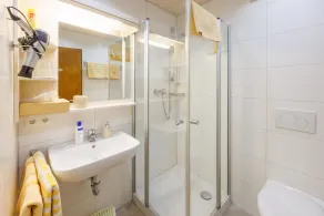 Iii, Ferienwohnung Unternberg , Balkon, Kochnische, 2 Schlafz. und 1 Wohnz., max 4 Pers - Image 2