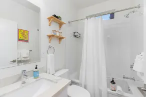 Cozy Oasis in the heart of Capitol Hill - Image 3