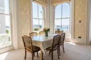 No 4 1 Elliot Terrace Luxury large designer apartment with stunning sea views over Hoe and Plymouth - Image 4