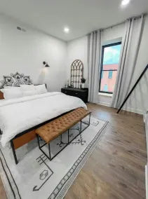 4-bedroom Spacious Loft just 17 minutes from Overland Park - Image 3