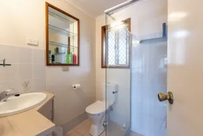 Barossa Get-a-Way / Sleeps 10 - Spa/Wifi/Foxtel - Perfect for Groups & Families - Image 5