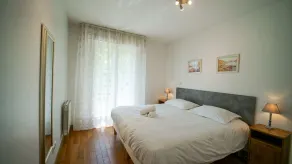 Spectacular! 2 bedrooms apartment at the Lake shores with parking - Image 4