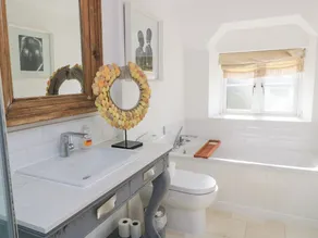FAIRVIEW COTTAGE, pet friendly in Milton-Under-Wychwood - Image 3