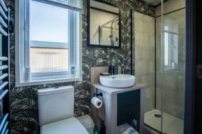 Bumblebee - 2 Bedroom Lodge - Manorbier - Image 5