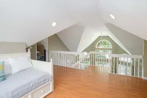 Silver Lake Retreat: Private Lake Access & Swimming Pool, Sandy Beach, Fire Pit - Image 3